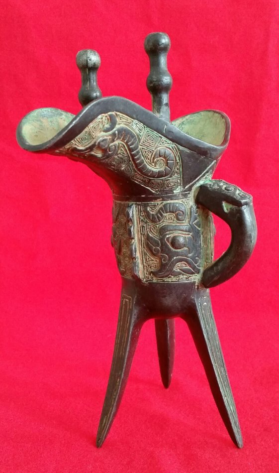 战国时期的青铜酒器——三足爵杯品赏| 满汀洲收藏鉴定